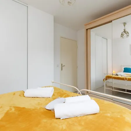 Sunshine Yourhosthelper Apartment